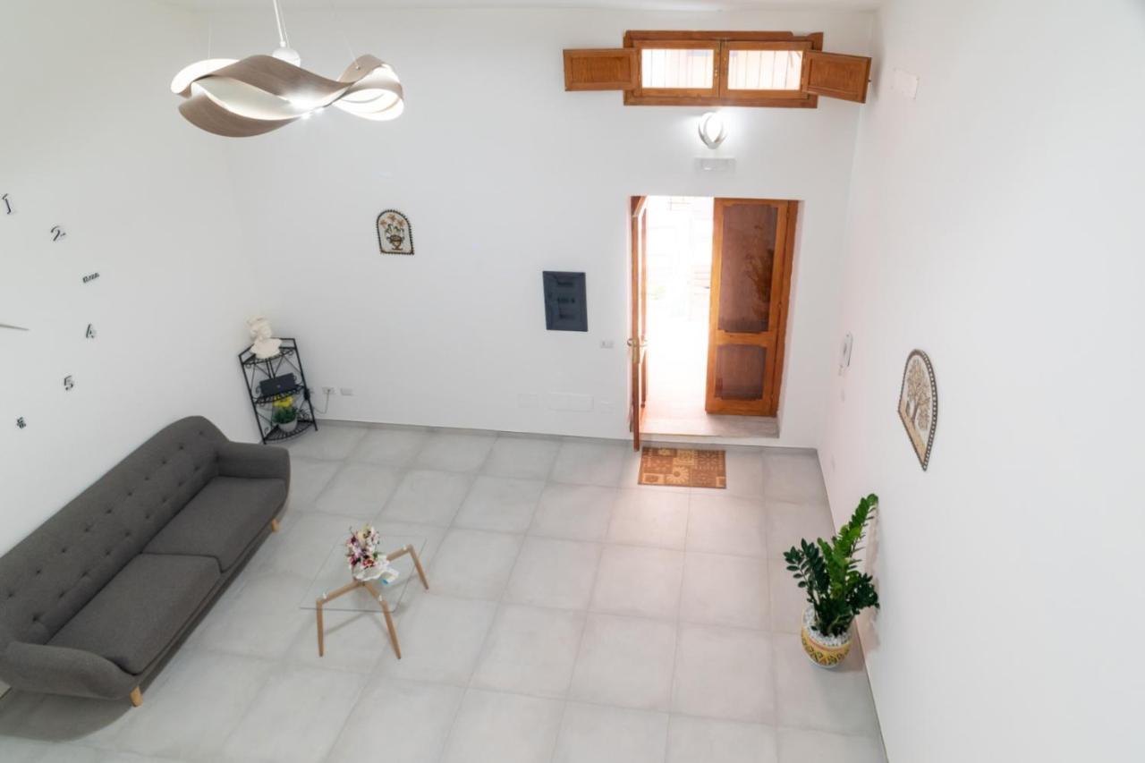 I Parrini Bed and Breakfast Porto Empedocle Exteriör bild