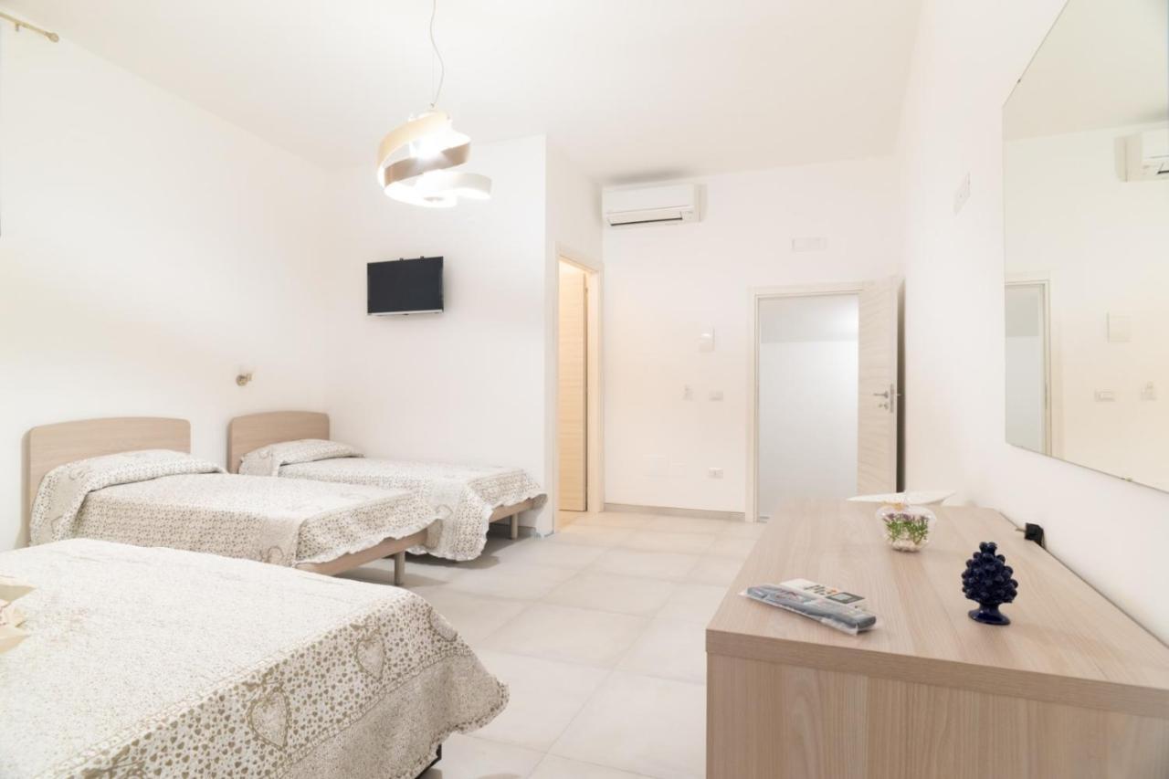 I Parrini Bed and Breakfast Porto Empedocle Exteriör bild